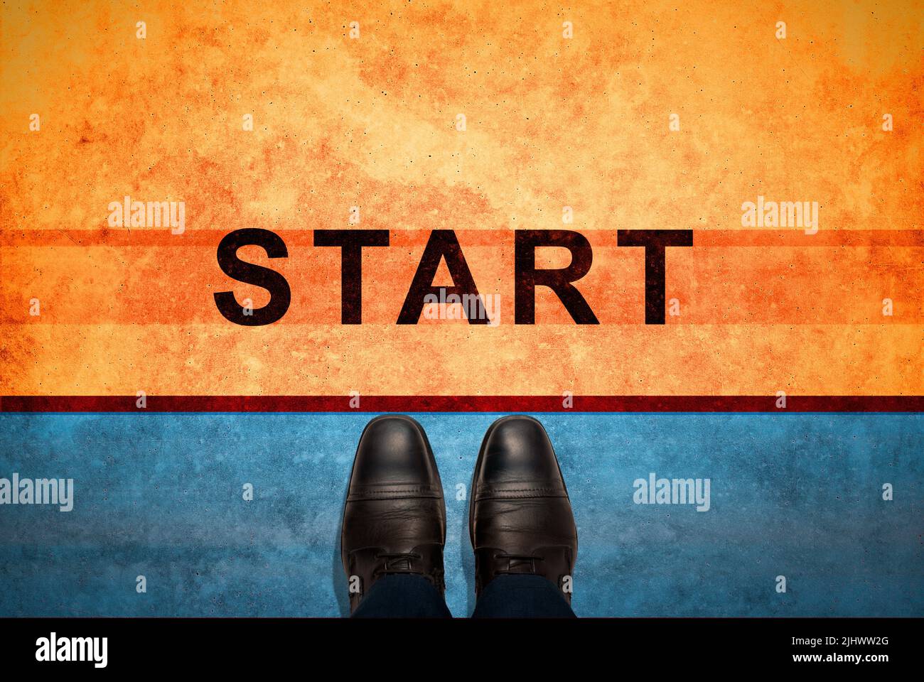 Startlinie. Start Hintergrund, Draufsicht auf Geschäftsmann auf der Startlinie, Business Challenge oder etwas Neues zu tun. Machen Sie sich bereit für die Zukunft. Startlinie Stockfoto