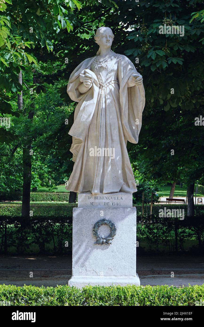 D.Berenguela oder Berengaria von Kastilien,(1180-1246) Königin von Kastilien.das Hotel liegt im Buen Retiro Park,Parque del Buen Retiro in Madrid, Spanien.El Retiro gehörte zuerst der spanischen Monarchie.Ende 19. Jahrhundert wurde es ein öffentlicher Park. Stockfoto