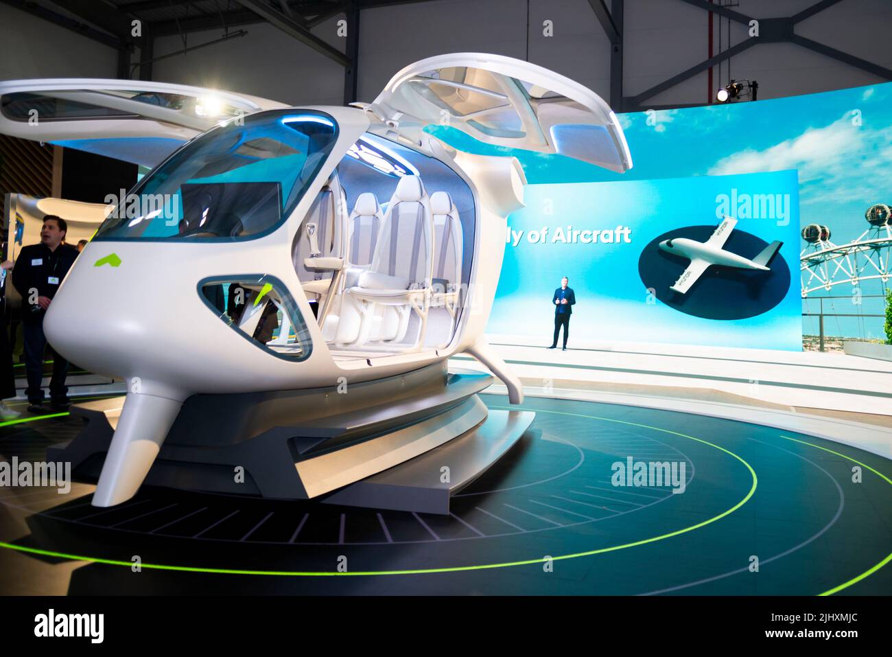 Supernal eVTOL steht in den Hallen der Farnborough International Airshow 2022. Eine Tochtergesellschaft von Hyundai, Urban Air Mobility (UAM). Kabinenkonzept Stockfoto