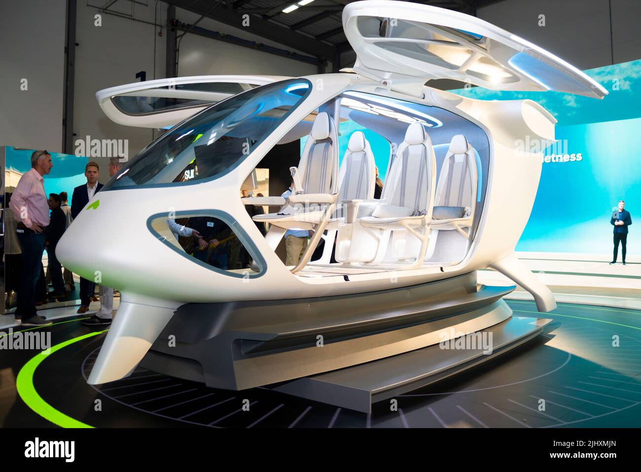 Supernal eVTOL steht in den Hallen der Farnborough International Airshow 2022. Eine Tochtergesellschaft von Hyundai, Urban Air Mobility (UAM). Kabinenkonzept Stockfoto