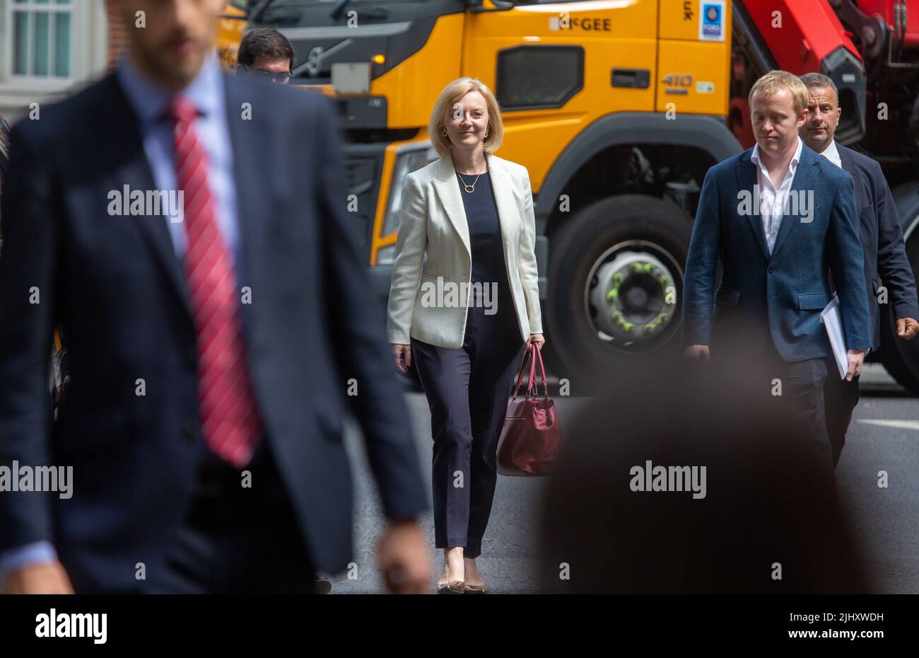 London, England, Großbritannien. 21.. Juli 2022. Die Kandidatin für die Führung der Außenminister und der Konservativen Partei LIZ TRUSS wird als eintreffende Vereinigung der lokalen Regierung gesehen. (Bild: © Tayfun Salci/ZUMA Press Wire) Bild: ZUMA Press, Inc./Alamy Live News Stockfoto