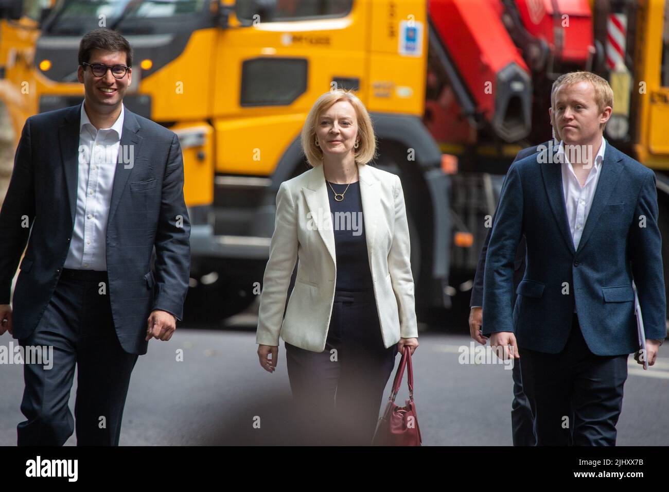 London, England, Großbritannien. 21.. Juli 2022. Die Kandidatin für die Führung der Außenminister und der Konservativen Partei LIZ TRUSS wird als eintreffende Vereinigung der lokalen Regierung gesehen. (Bild: © Tayfun Salci/ZUMA Press Wire) Bild: ZUMA Press, Inc./Alamy Live News Stockfoto