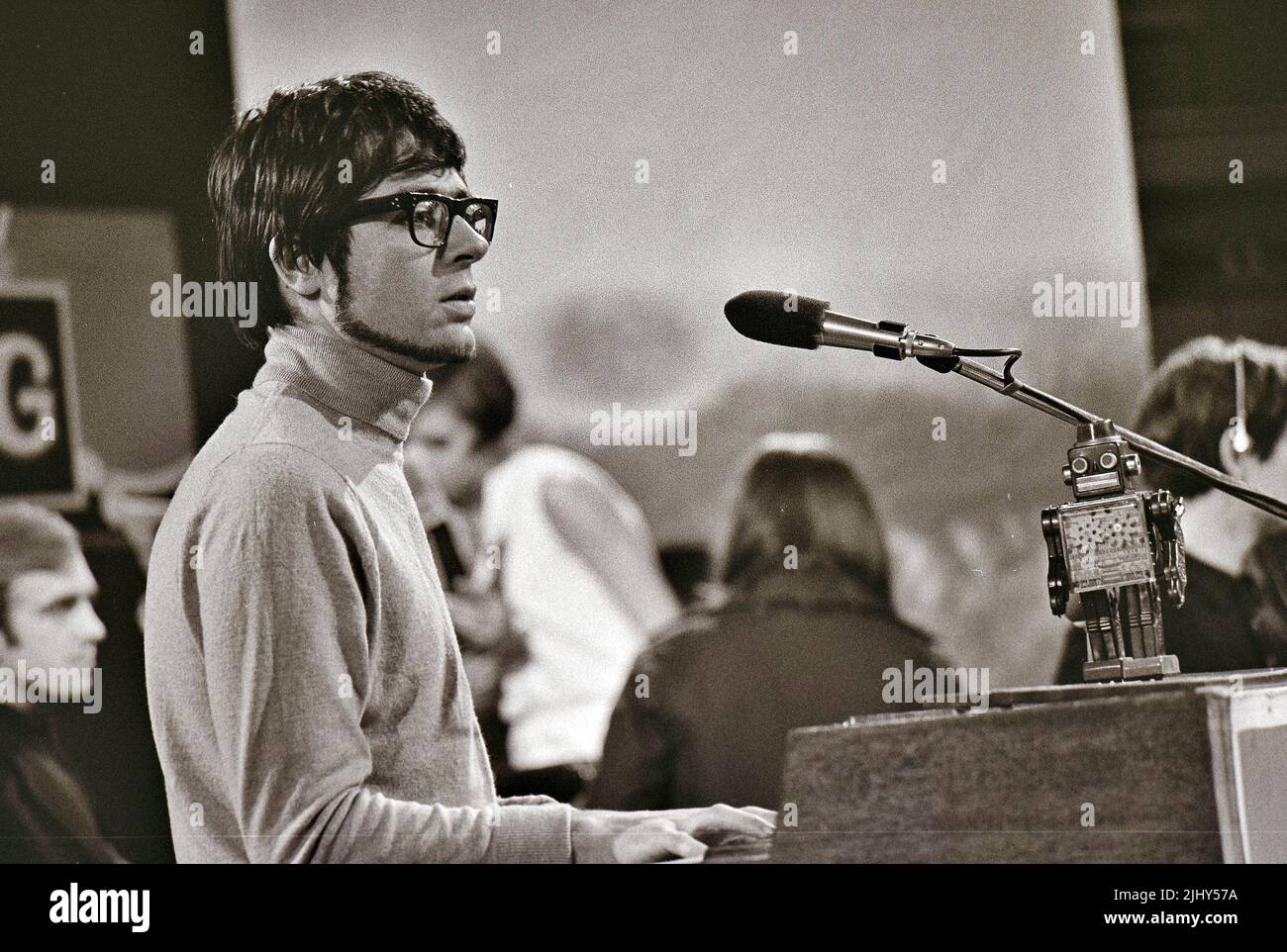 MANFRED MANN UK Rockgruppe i auf Ready, Steady, Go! n 1966 mit Manfred an den Keyboards. Stockfoto