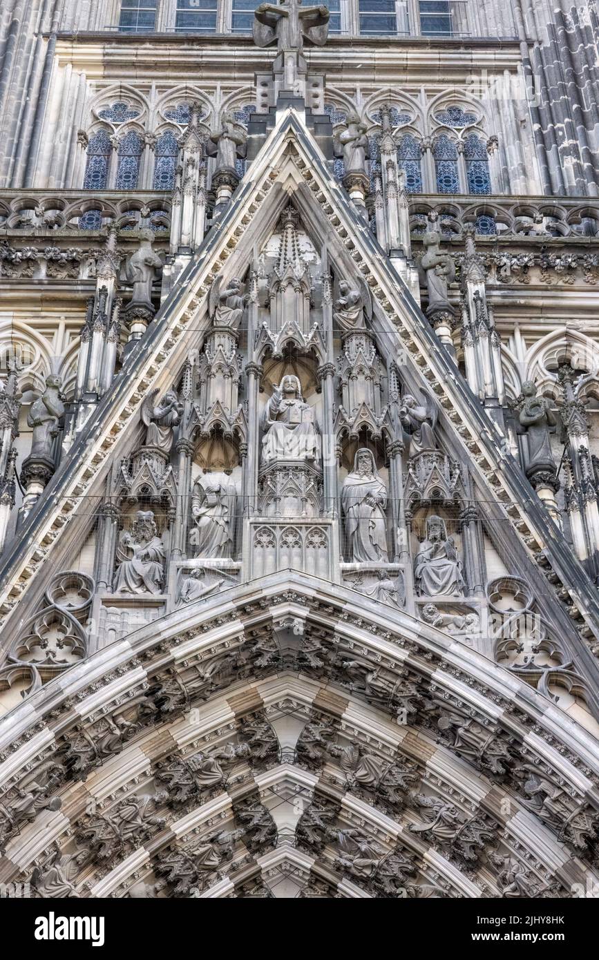 Detail auf der Vorderseite des Kölner Doms, Köln, Deutschland Stockfoto