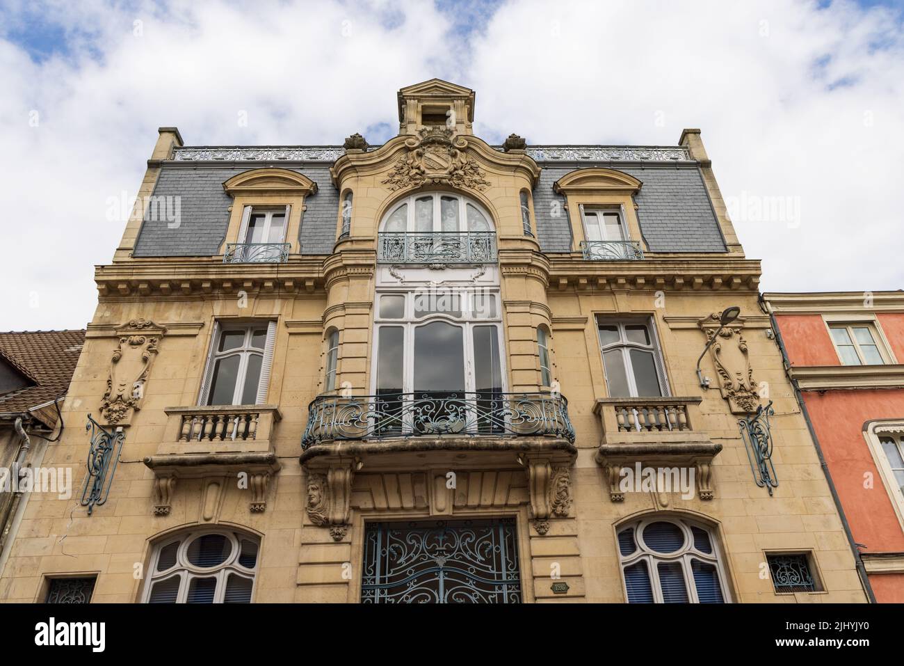 Altes Gebäude in der mittelalterlichen Altstadt von Troyes Grand Est im Nordosten Frankreichs Stockfoto