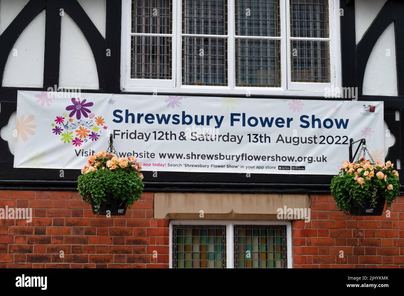 Shrewsbury, Großbritannien, 14. Juli 2022: Ein Schild, das die Shrewsbury Flower Show anwirbt Stockfoto
