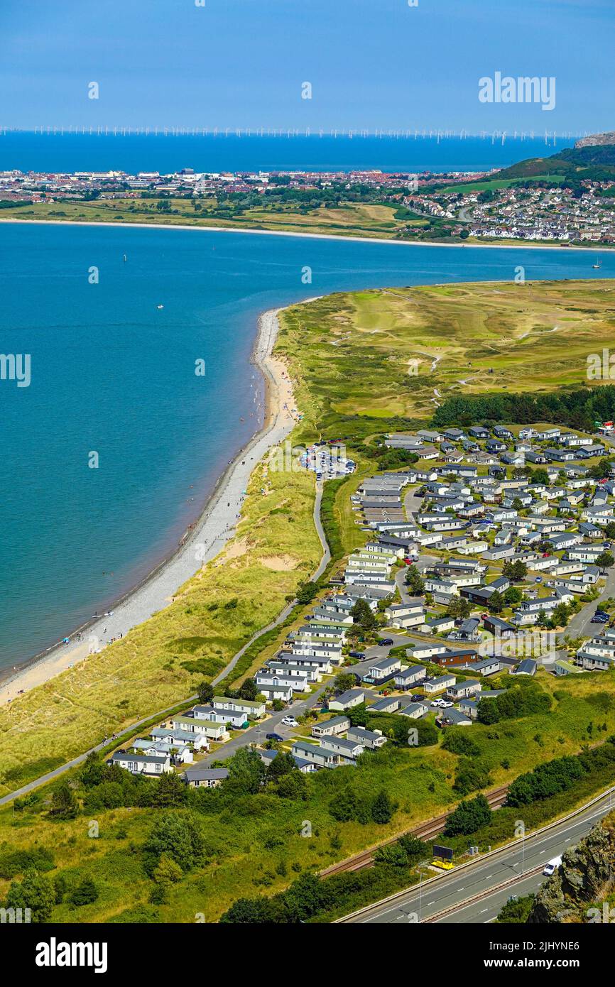 Sonniges Sommerwetter an der Küste von Nordwales, in der Nähe von Llandudno und Rhyl Stockfoto