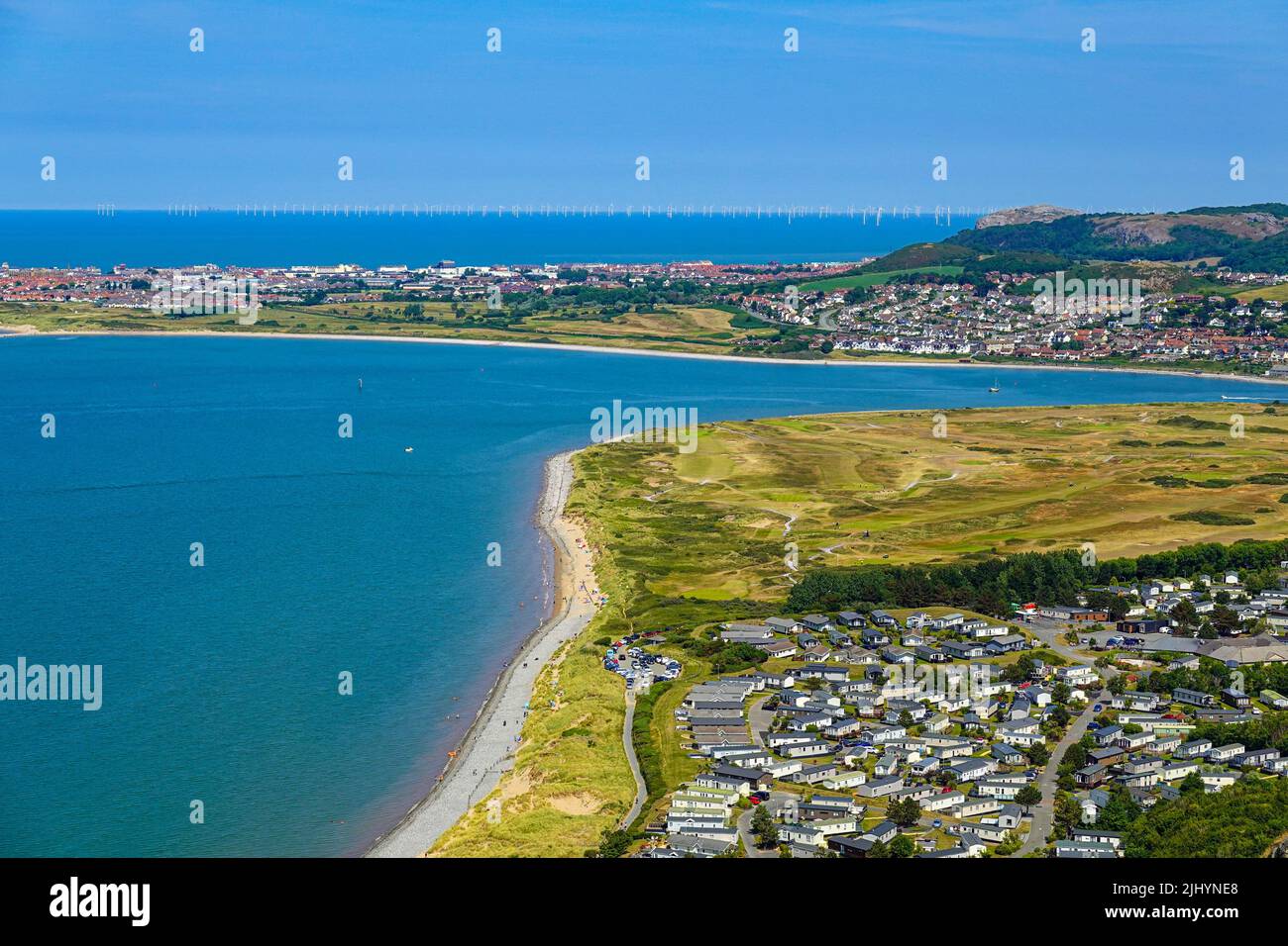 Sonniges Sommerwetter an der Küste von Nordwales, in der Nähe von Llandudno und Rhyl Stockfoto