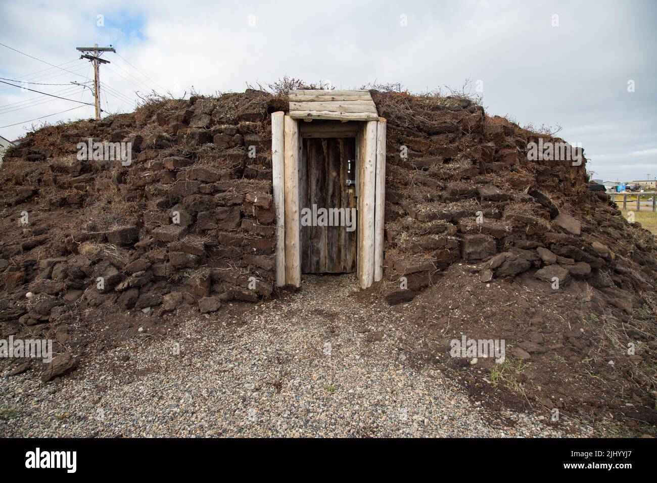 Unterirdisches Eishaus (Community Freezer) in Tuktoyaktuk, Northwest Territories, Kanada. Stockfoto