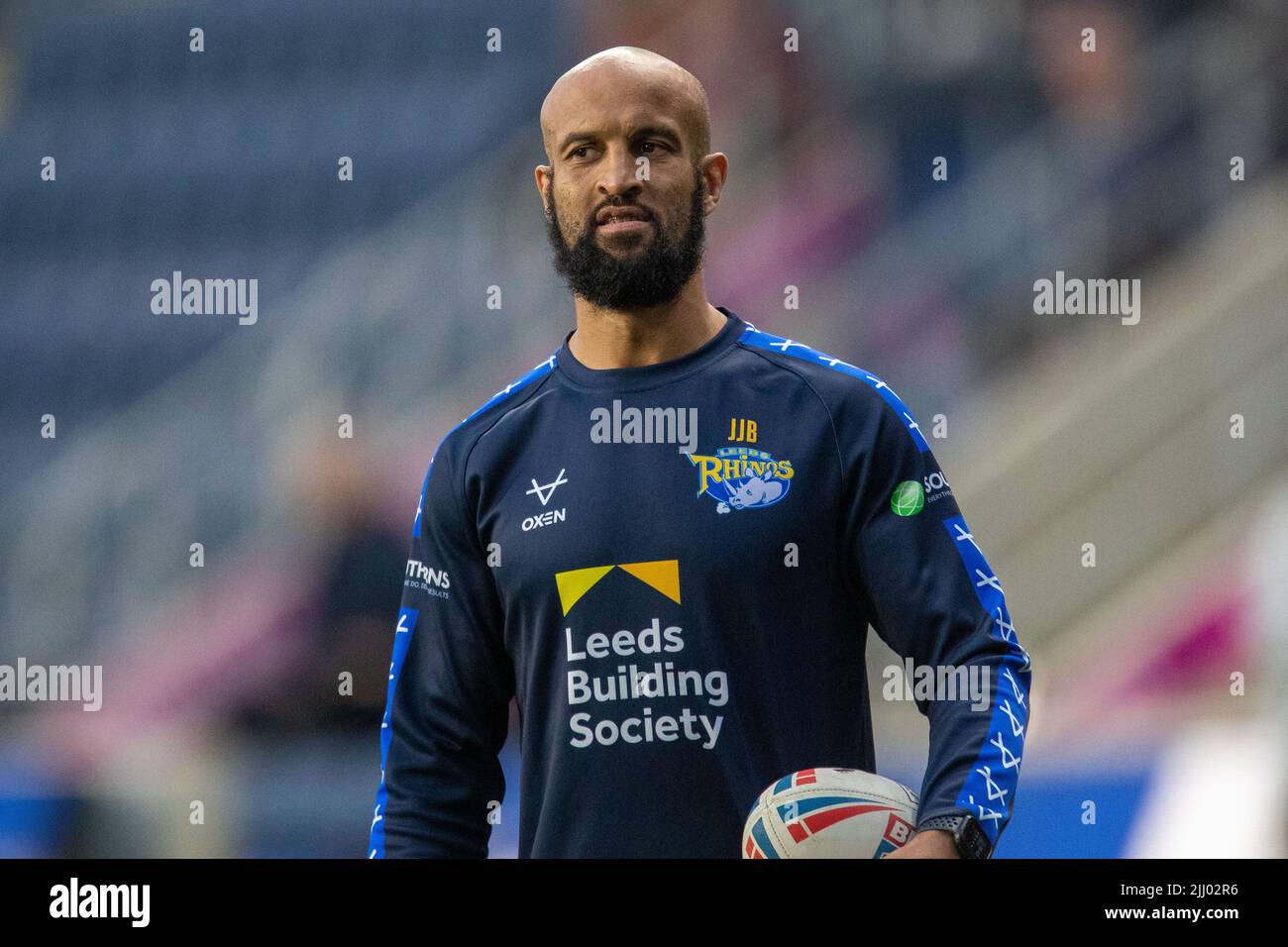 Leeds, Großbritannien. 21.. Juli 2022. Trainer Jamie Jones-Buchanan während des Vormatches Aufwärmphase in Leeds, Großbritannien am 7/21/2022. (Foto von James Heaton/News Images/Sipa USA) Quelle: SIPA USA/Alamy Live News Stockfoto