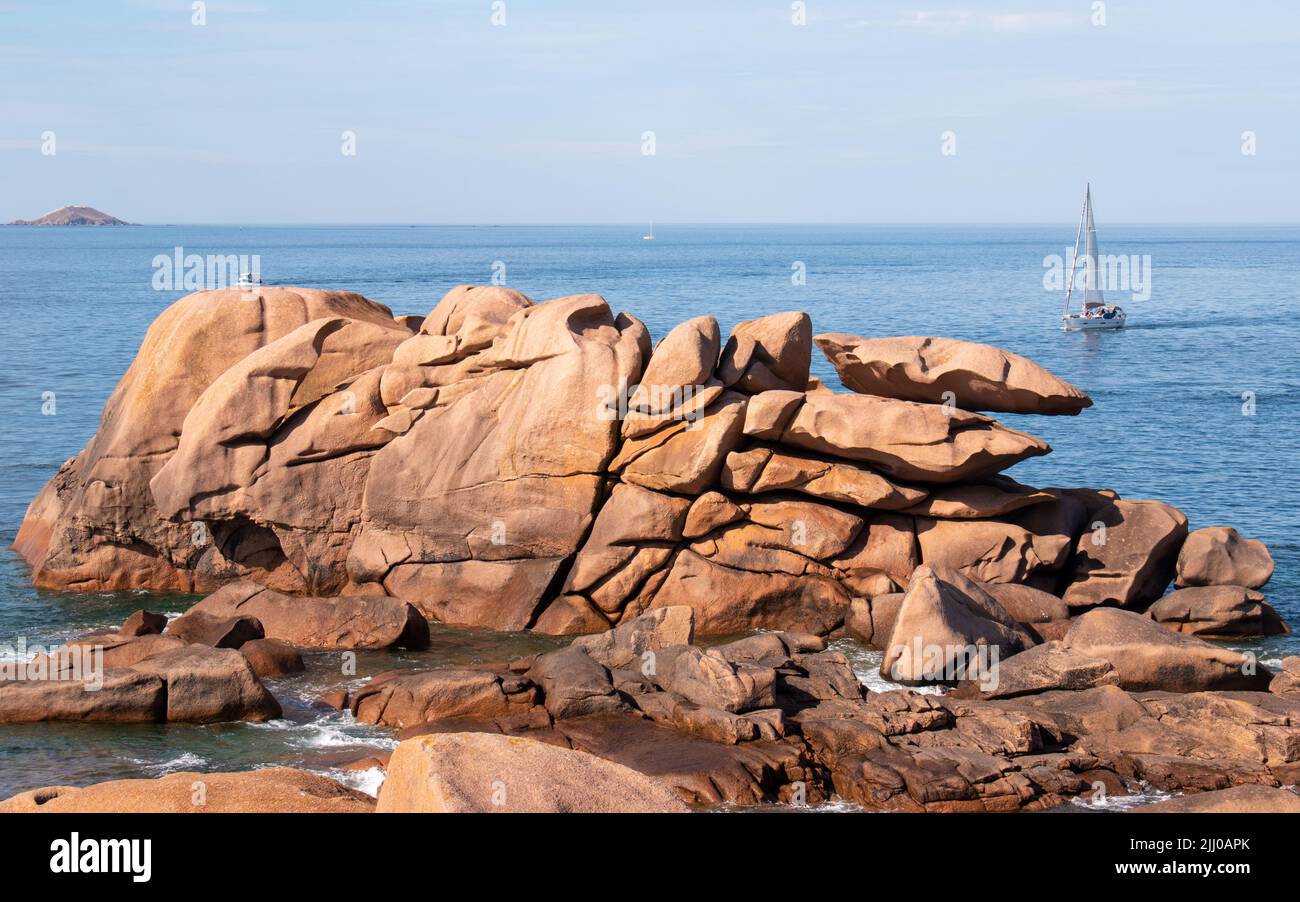 Die rosafarbene Granitküste bei Perros-Guirec in der Bretagne, Frankreich Stockfoto