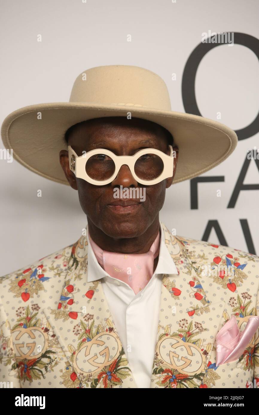 DIE CFDA Fashion Awards 2021, veranstaltet von Emily Blunt, ehren Zendaya, Anya Taylor-Joy, Dapper Dan, Aurora James Rebecca Goodstein, Nina Garcia, Sara Schiff und Yeohlee am POOL + THE GRILL Featuring: Dapper Dan wo: New York, New York, USA Wann: 11 Nov 2021 Credit: Derrick Salters/WENN Stockfoto