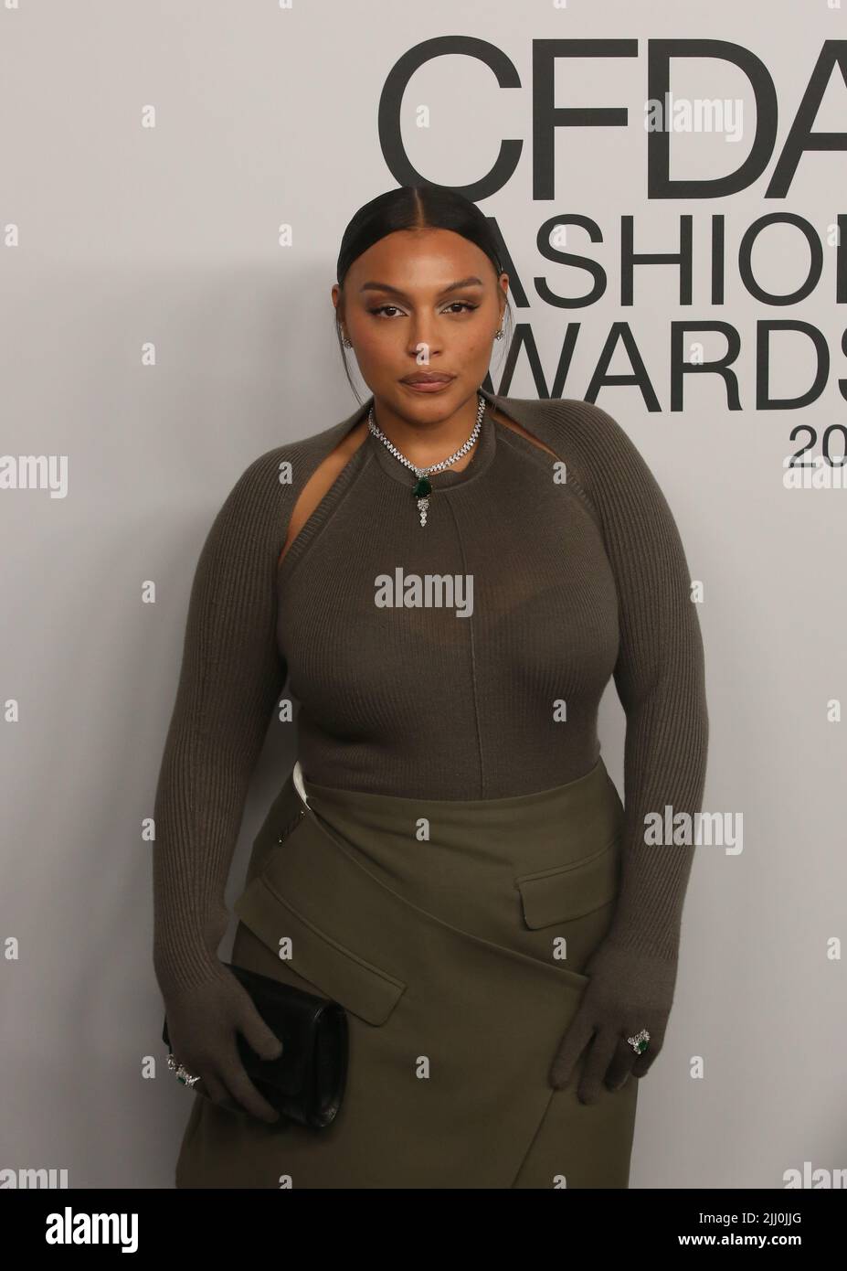 DIE CFDA Fashion Awards 2021, veranstaltet von Emily Blunt, ehren Zendaya, Anya Taylor-Joy, Dapper Dan, Aurora James Rebecca Goodstein, Nina Garcia, Sara Schiff und Yeohlee am POOL + THE GRILL mit: Paloma Elsesser wo: New York, New York, USA Wann: 11 Nov 2021 Credit: Derrick Salters/WENN Stockfoto