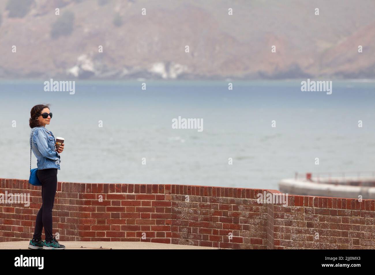 Besucher auf dem Dach von Fort Point, San Francisco, Kalifornien, USA Stockfoto