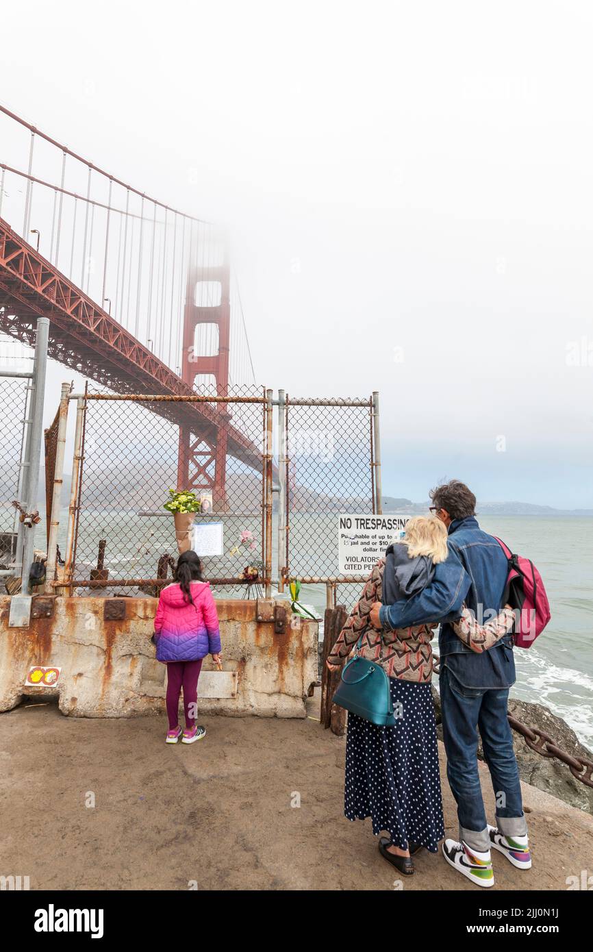 Touristen besuchen Fort Point, San Francisco, Kalifornien, USA Stockfoto
