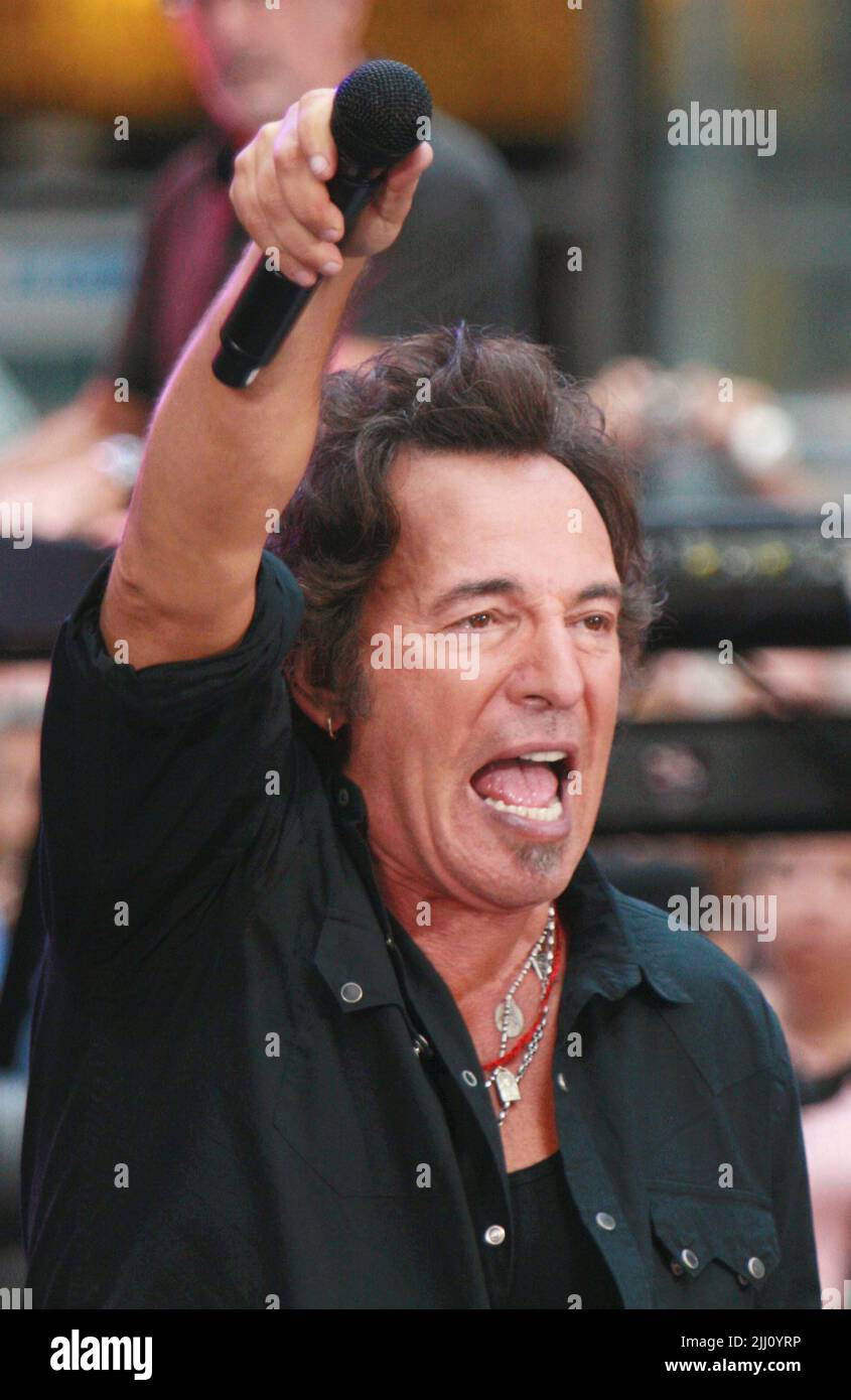 Bruce Springsteen und die E Street Band treten am 28. September 2007 auf der „Today“ Show 2007 Toyota Concert Series von NBC auf dem Rockefeller Plaza in New York City auf. Foto: Henry McGee/MediaPunch Stockfoto