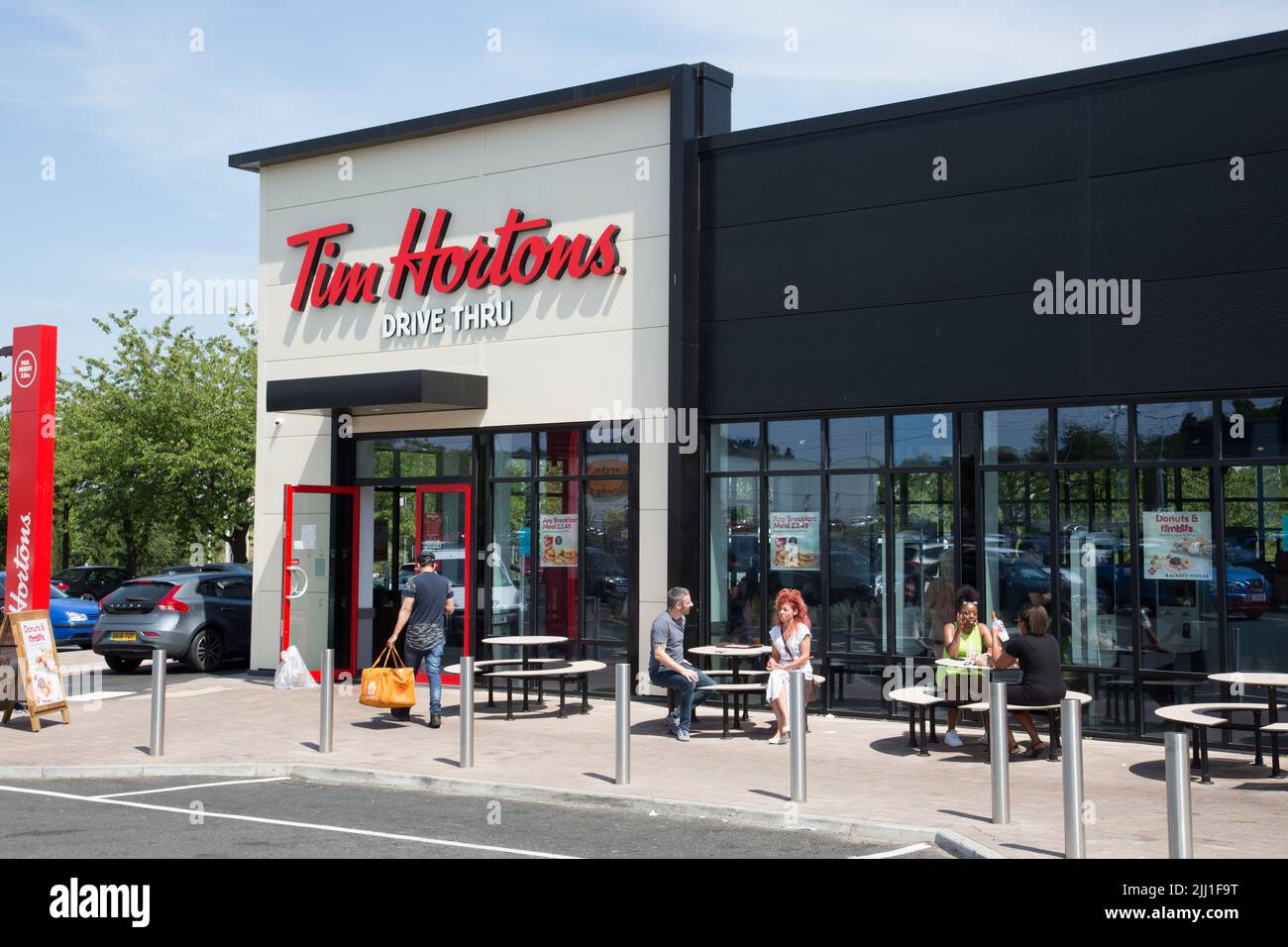 Tim Hortons Restaurant und Drive Thru, Oldbury Stockfoto