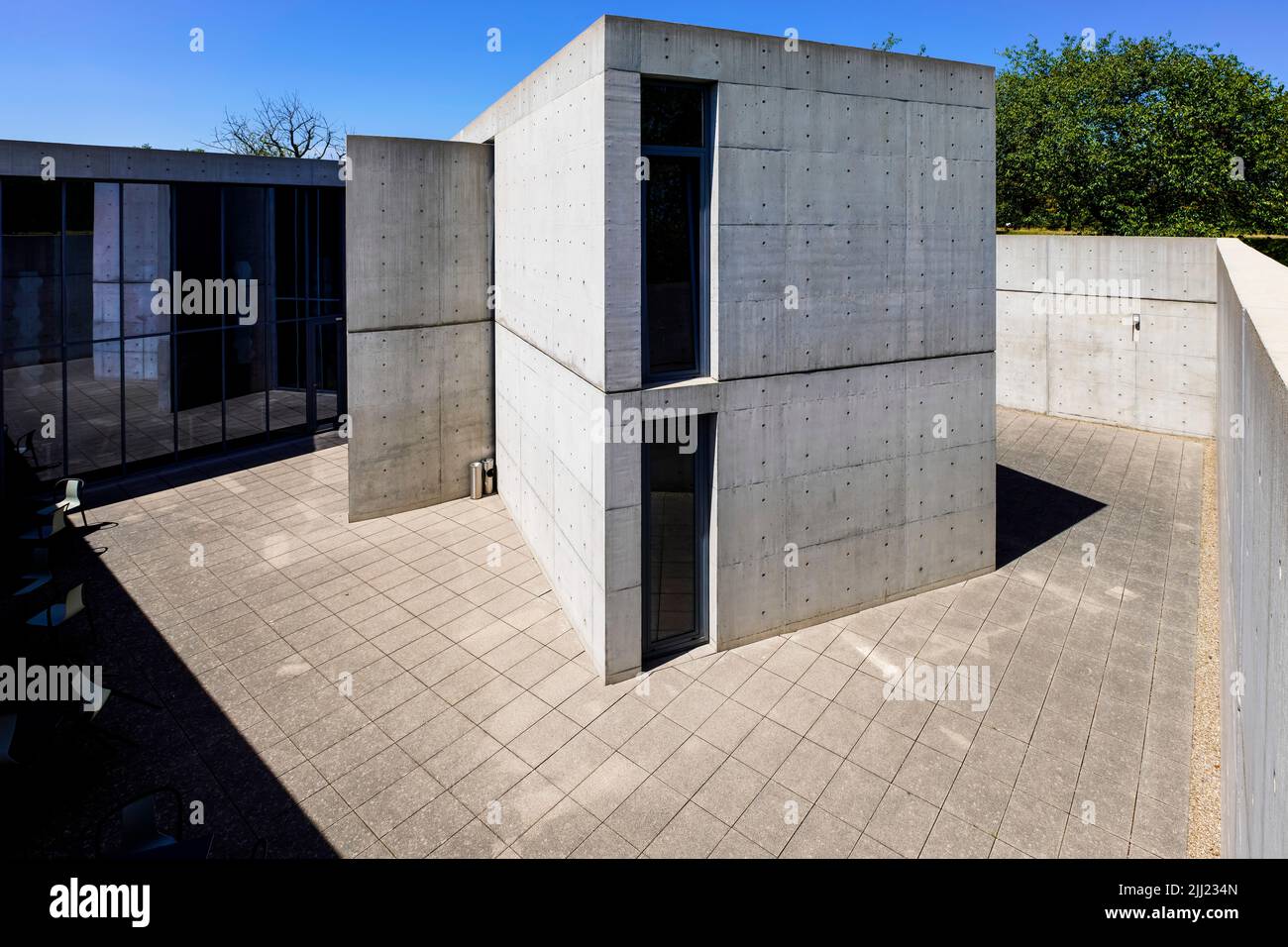 Konferenzpavillon des Architekten Tadao Ando (Andos erstes Gebäude außerhalb Japans), Vitra Campus in weil am Rhein, Deutschland. Stockfoto