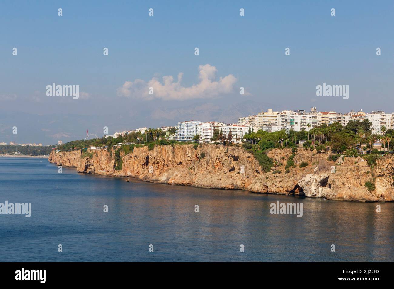 Anblick der Stadt Antalya in der Türkei am Sommertag Stockfoto