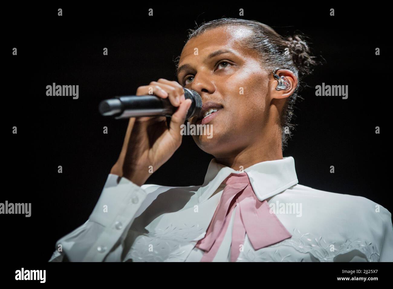 20. Juli 2022, Mailand, Mailand, Italien: Stromae, Künstlername von Paul Van Haver, in einem Live-Konzert im Hippodrom Snai di San Siro in Mailand. (Bild: © Pamela Rovaris/Pacific Press via ZUMA Press Wire) Stockfoto