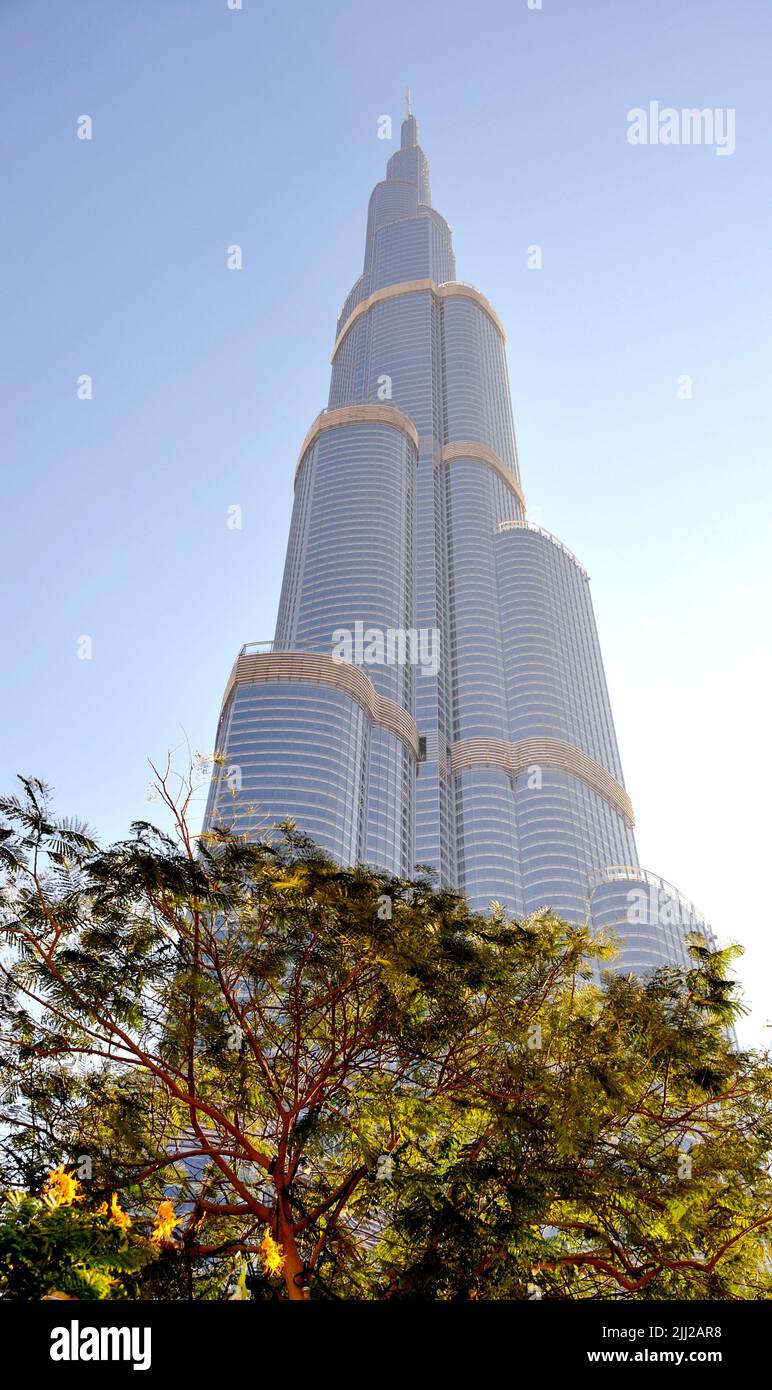 Burj Khalifa (Arabisch: ??? ????? "Khalifa Tower") ist ein extrem hoher Wolkenkratzer in Dubai, Vereinigte Arabische Emirate, benannt nach Khalifa bin Zayed Al Nahy Stockfoto