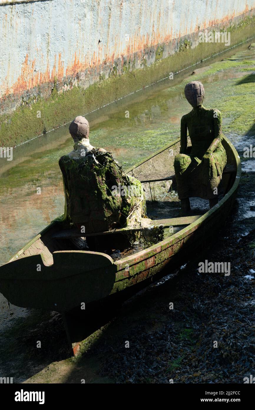 Die Skulptur der Schwestern, die von Woodbridge Boat Yard in Auftrag gegeben und von Andrew Baldwin angefertigt wurde, Stockfoto