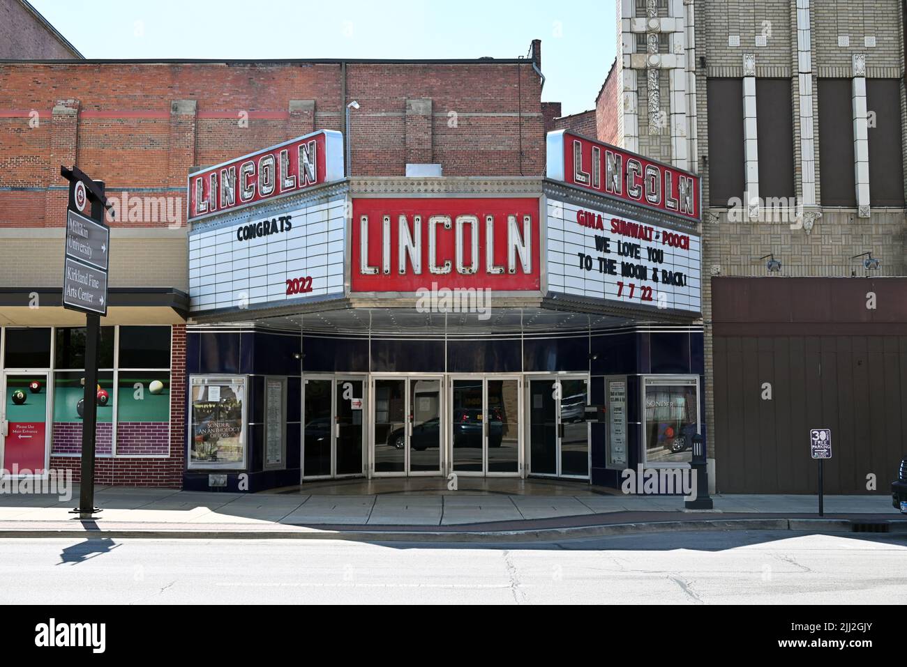 Das historische Lincoln Square Theater wurde am 31. Oktober 1916 eröffnet und befindet sich in der Innenstadt von Decatur, Illinois. Stockfoto