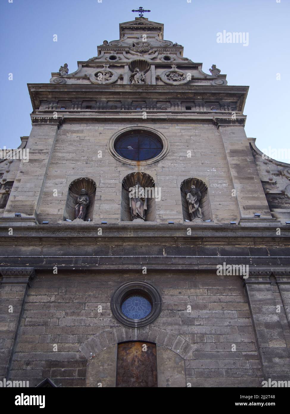 Die Bernardine-Kirche und das Kloster in Lviv, Ukraine, befinden sich in der Altstadt der Stadt. Die Kirche des heiligen Andreas heute die griechisch-katholische Kirche Stockfoto