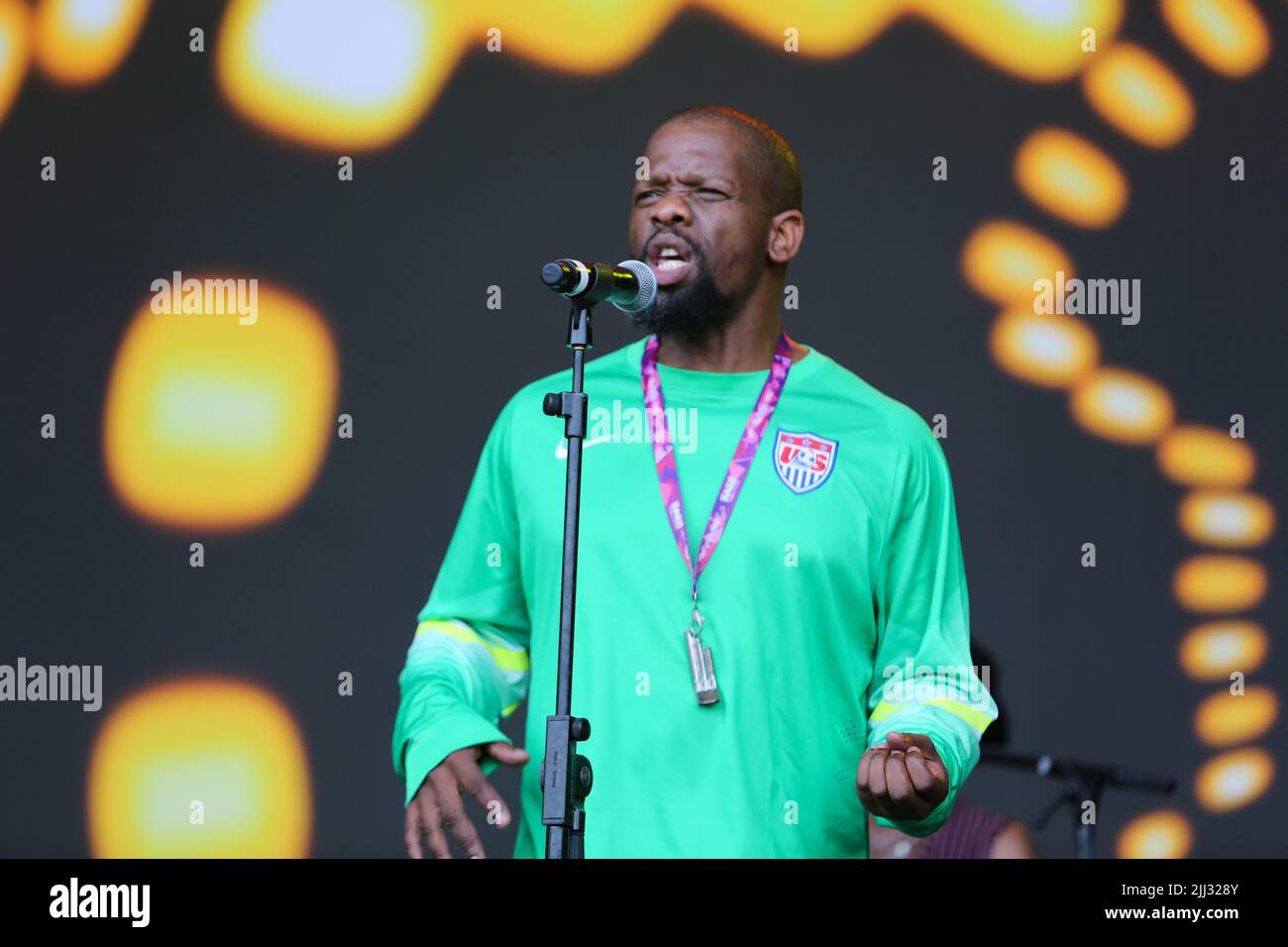 Jodrell Bank, Che-Hire, Großbritannien. 22.. Juli 2022. BCUC (Bantu Continua Uhuru Consciousness) spielen live auf der Lovell Stage während des Bluedot Festivals im Jodrell Bank Observatory, Cheshire, England. Stockfoto