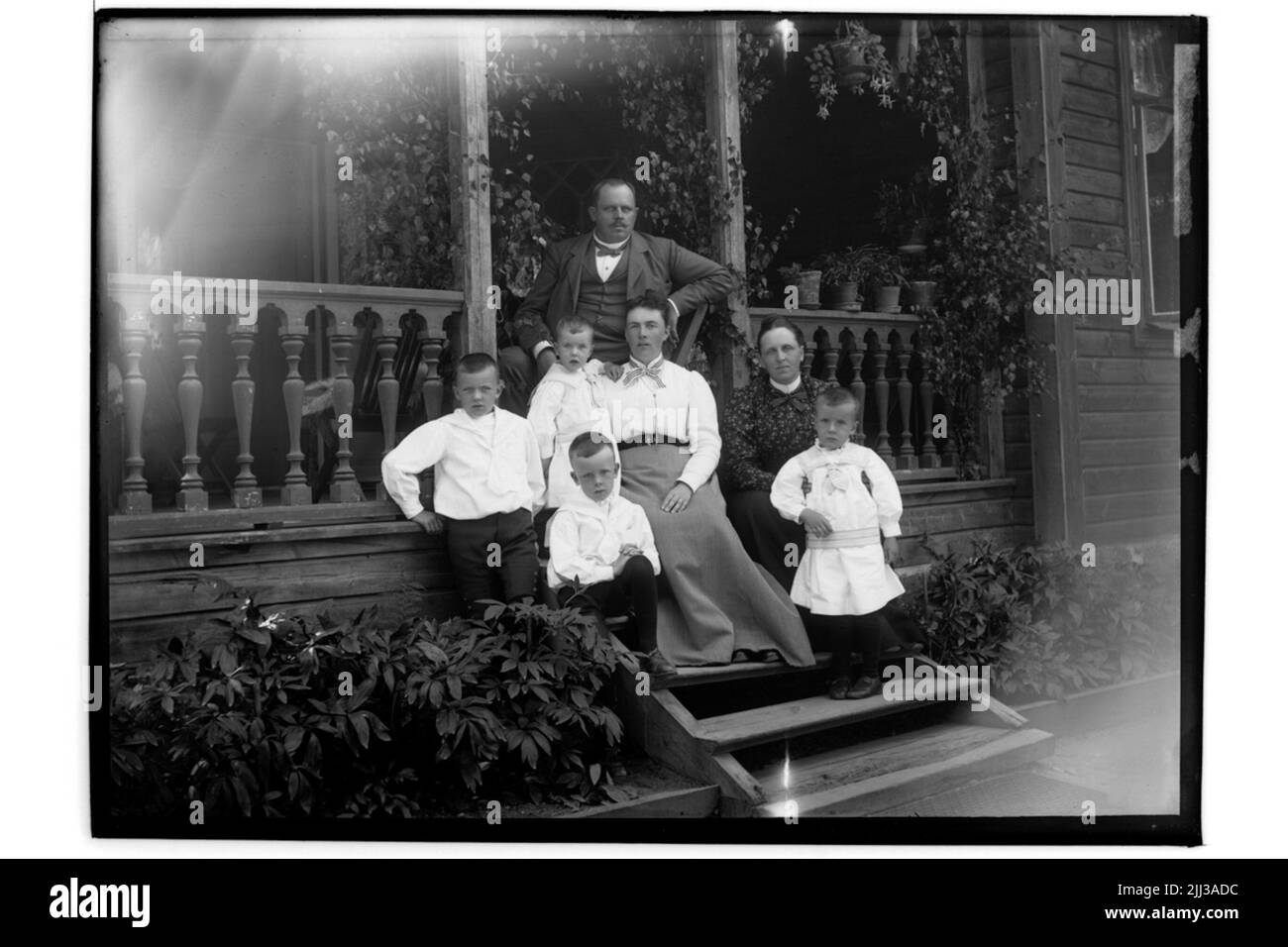 Tomta, Örebro.Bostadshus, Gruppe 7 Personen. Stockfoto