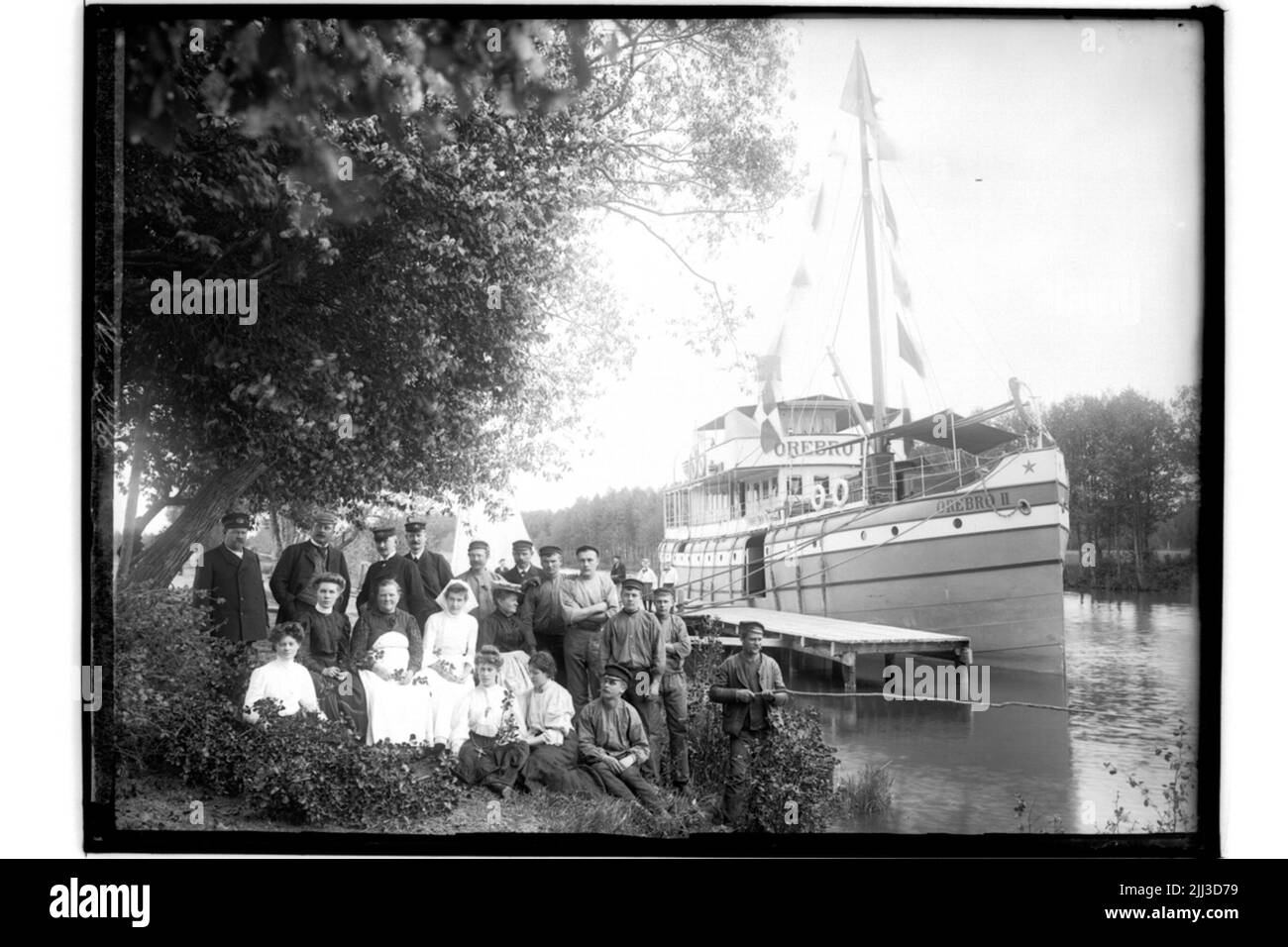 Das Dampfschiff Örebro II.21 Personen, Essöns Brücke mit Besatzung. Stockfoto