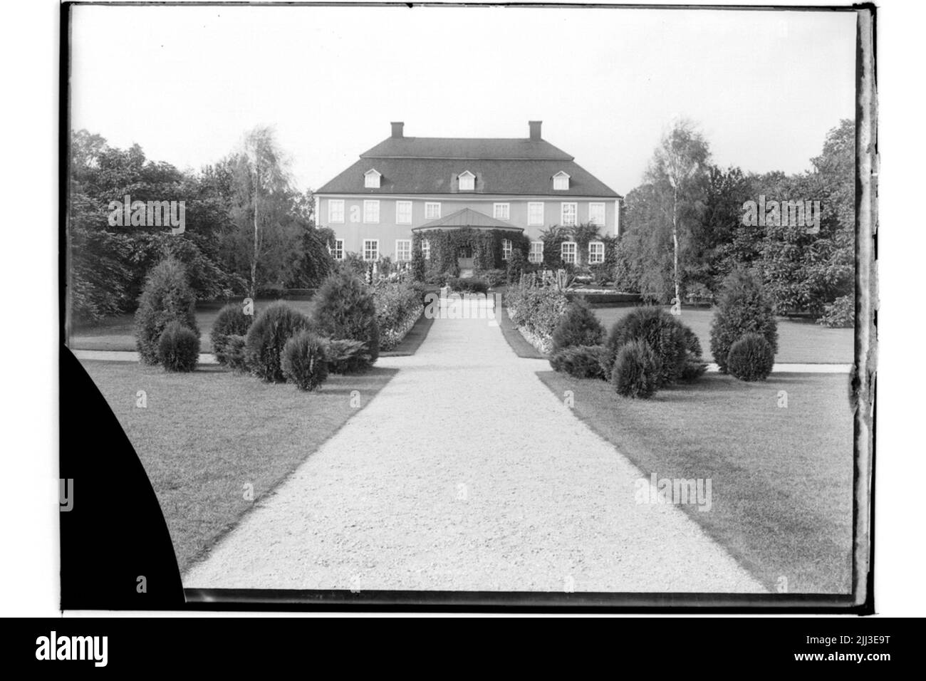 Bystads Herrgård, zweistöckiges Herrenhaus mit drei Dachhauben und Säteritak.finnan E. Gripenstedt Stockfoto