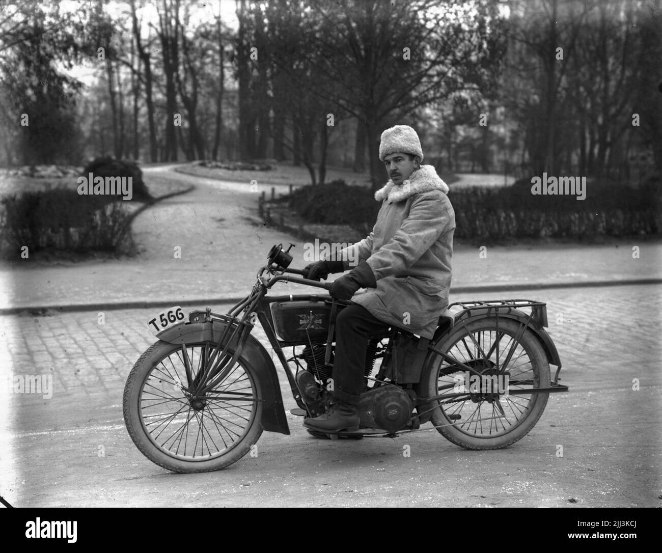 Motorrad der Marke Excelsior, Zweizylinder, 500 ccm. Hartmetalllampe beachten, Achse Åvall Stockfoto