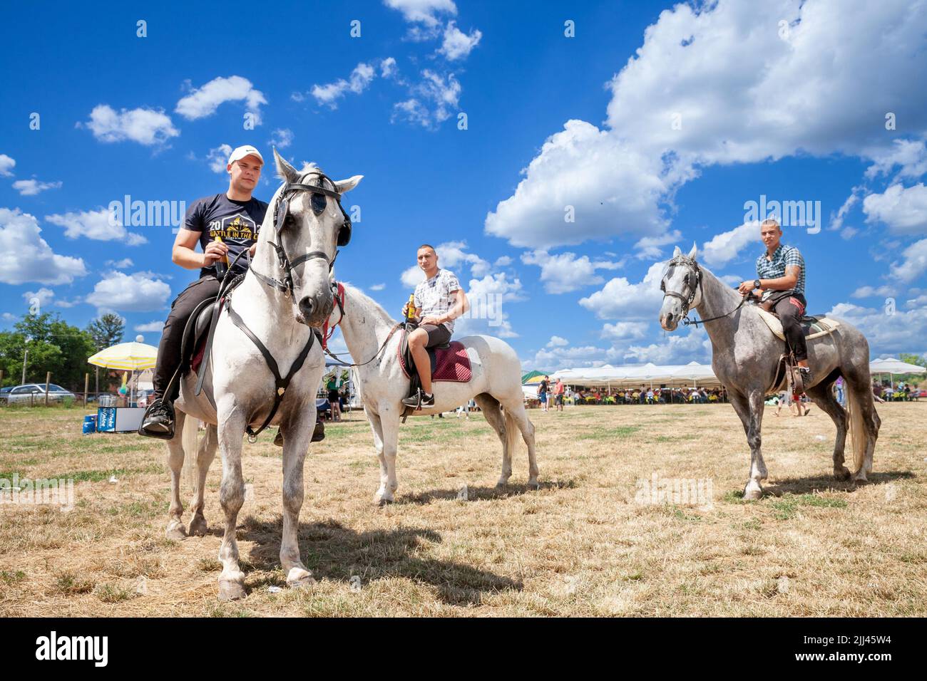 Serbische Reiter Fotos Und Bildmaterial In Hoher Aufl sung Alamy serbische-reiter-fotos-und-bildmaterial-in-hoher-aufl-sung-alamy