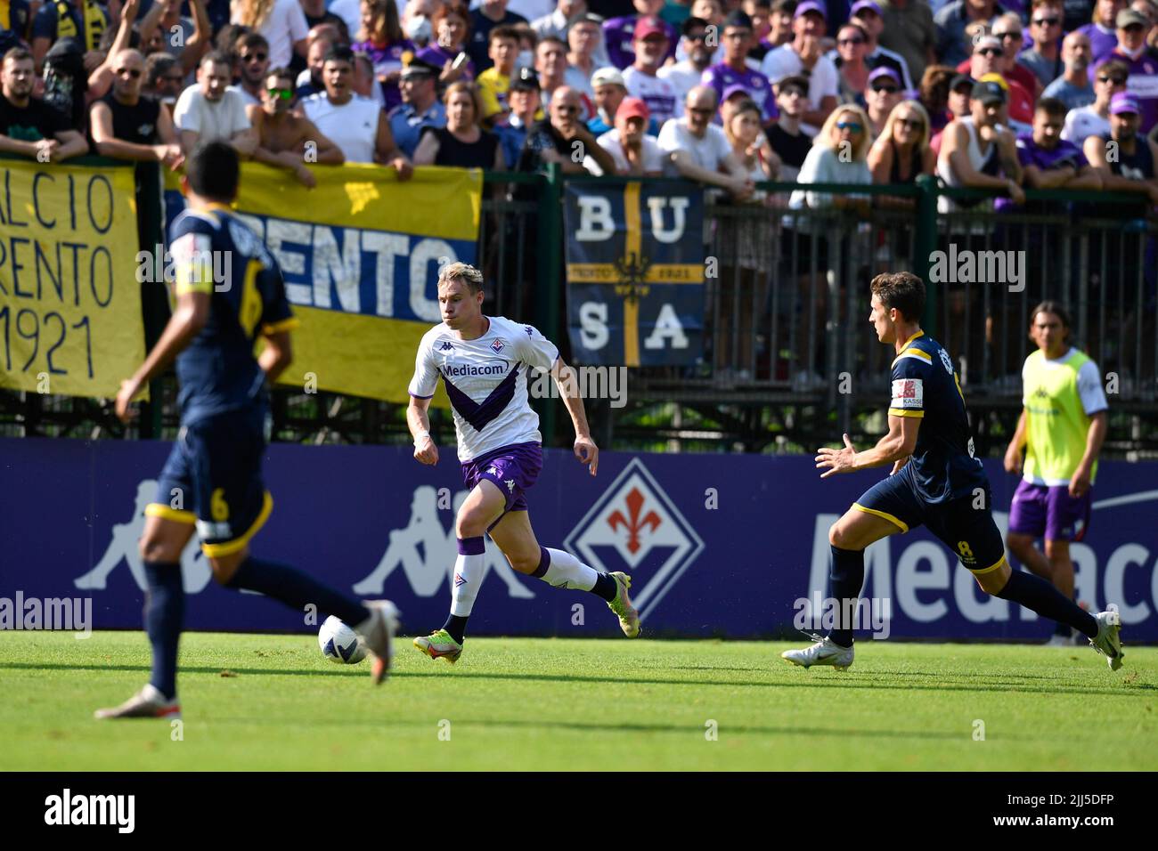 Foto: Daniele Montigiani/LaPresse 22 07 2022 - Moena, Italia Sport amichevole Estiva, AC Fiorentina - AC Trento Nella foto: Costantinoi Favalusi Foto Daniele Montigiani/LaPresse 22 07 2022 - Moena, Italien Sportvorsaison Sommertestspiel, AC Fiorentina VS AC Trento auf dem Foto: Costantinoi Favalusi Stockfoto