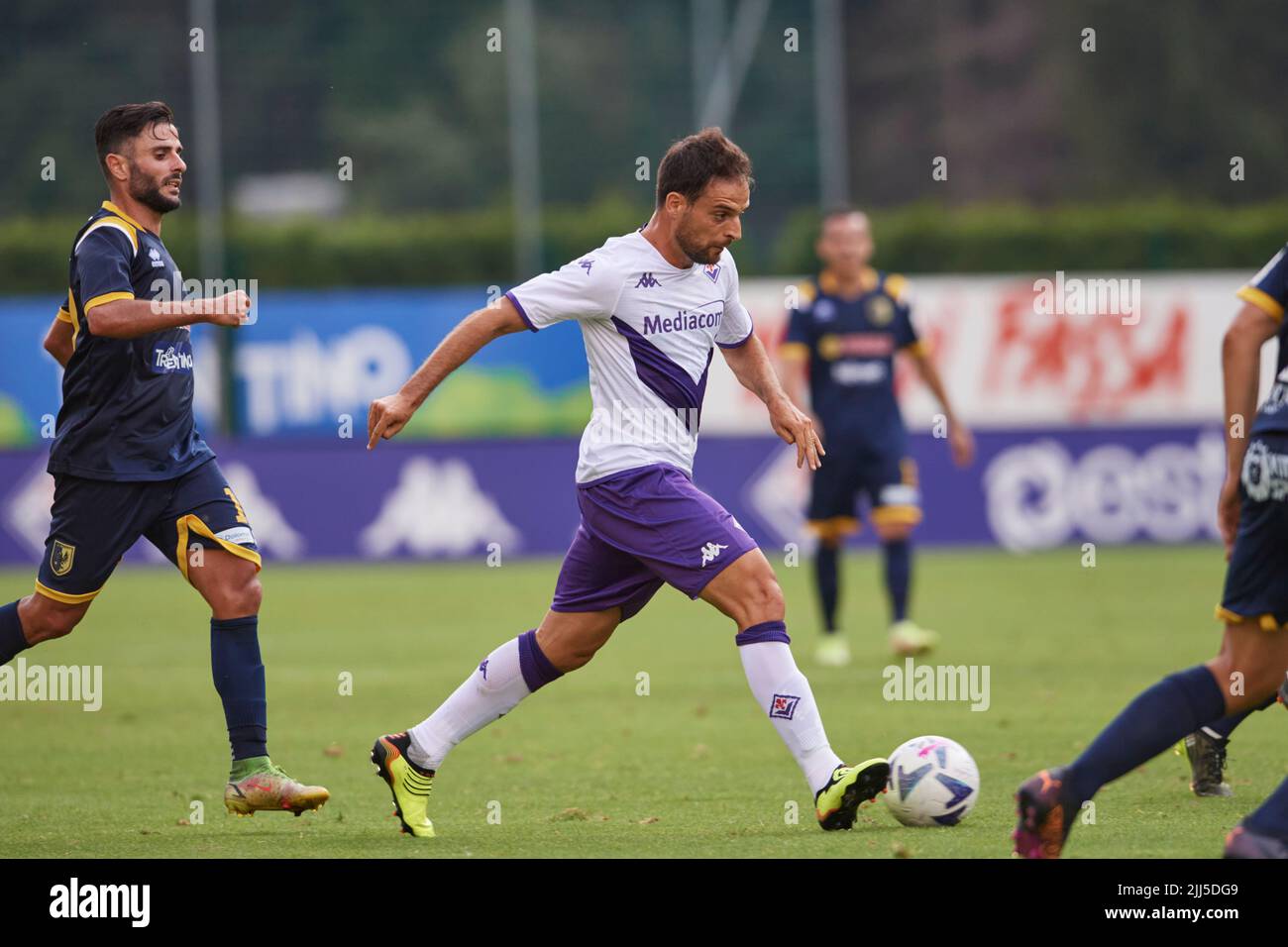 Foto: Daniele Montigiani/LaPresse 22 07 2022 - Moena, Italia Sport amichevole Estiva, AC Fiorentina - AC Trento Nella foto: Giacomo Bonaventura Foto Daniele Montigiani/LaPresse 22 07 2022 - Moena, Italien Sportvorsaison Sommertestspiel, AC Fiorentina VS AC Trento auf dem Foto: Giacomo Bonaventura Stockfoto