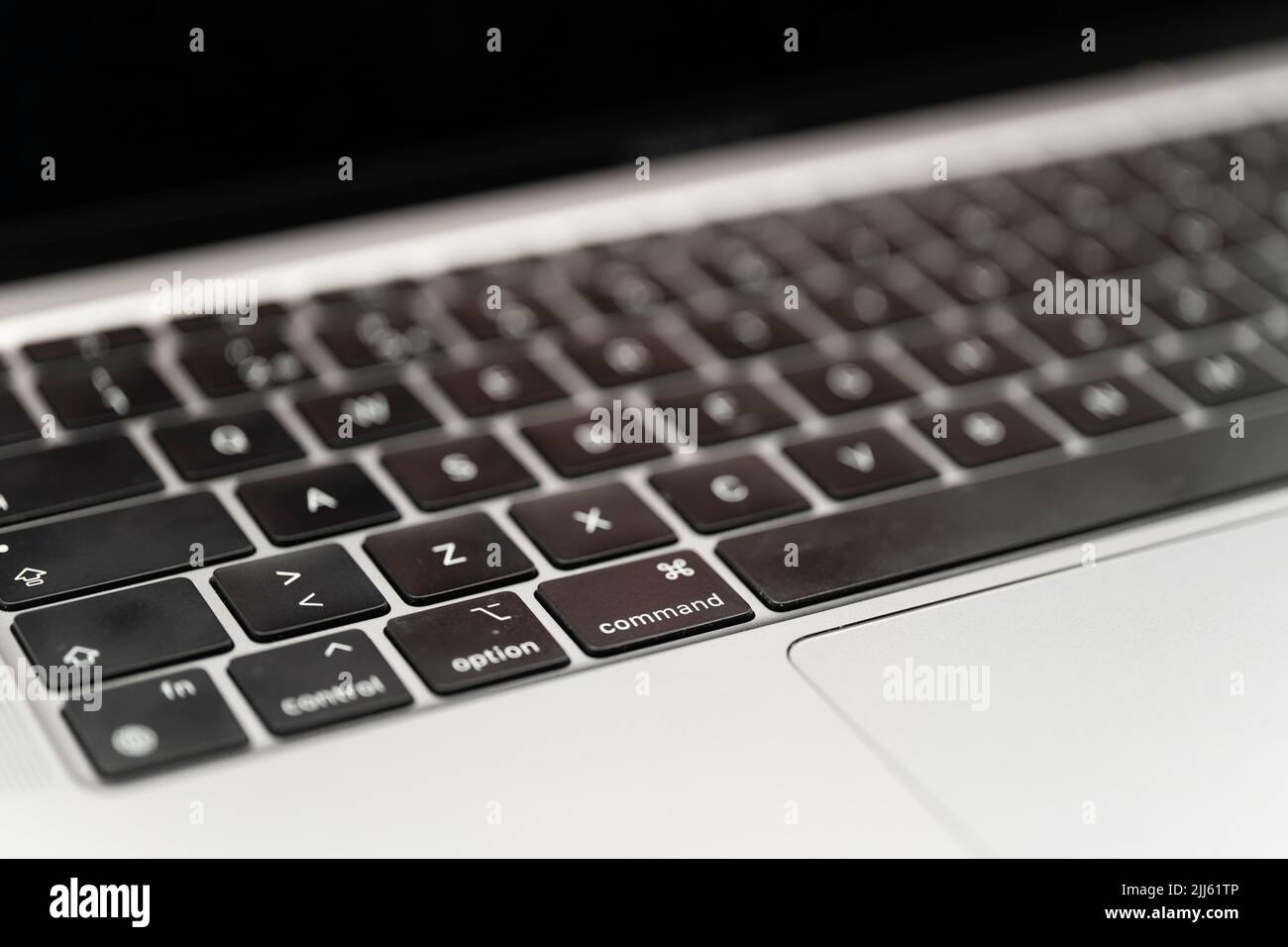 Nahaufnahme der Tastatur auf dem Apple MacBook Air mit Apple Silicon M1 CPU Stockfoto