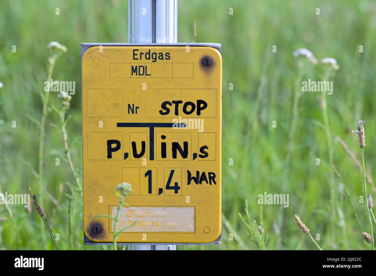 DEUTSCHLAND, Nummernschild des Erdgaslieferanten, Deutschland abhängig von russischem Erdgas / DEUTSCHLAND, Gasversorger, Nummernschild eines Gasschlußes Stockfoto