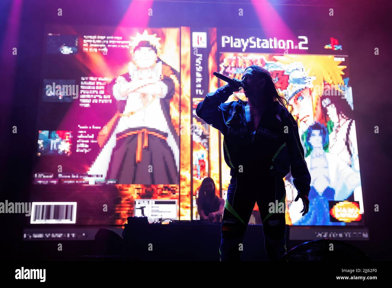 BARCELONA - JUN 18: Tommy Cash (Band) spielt auf der Bühne des Sonar Festivals am 18. Juni 2022 in Barcelona, Spanien. Stockfoto