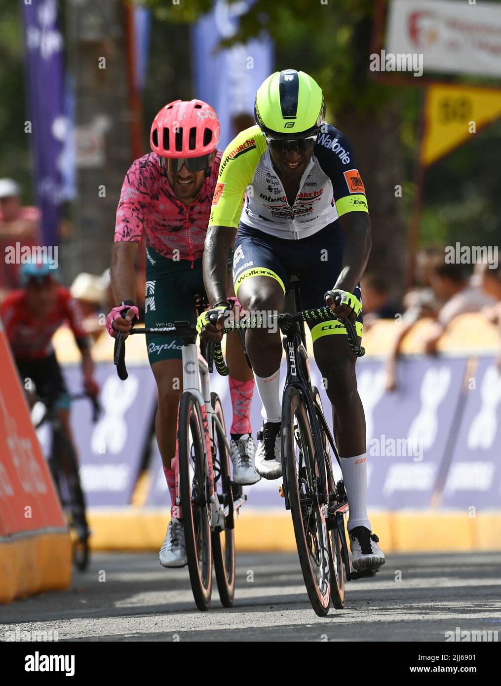 Der eritreische Biniam Girmay Hailu von Intermarche Wanty-Gobert materiaux ist während der ersten Etappe des Radrennens Tour De Wallonie von Temploux nach Huy (173,85 km) am Samstag, dem 23. Juli 2022, zu sehen. BELGA FOTO JOHN THYS Stockfoto