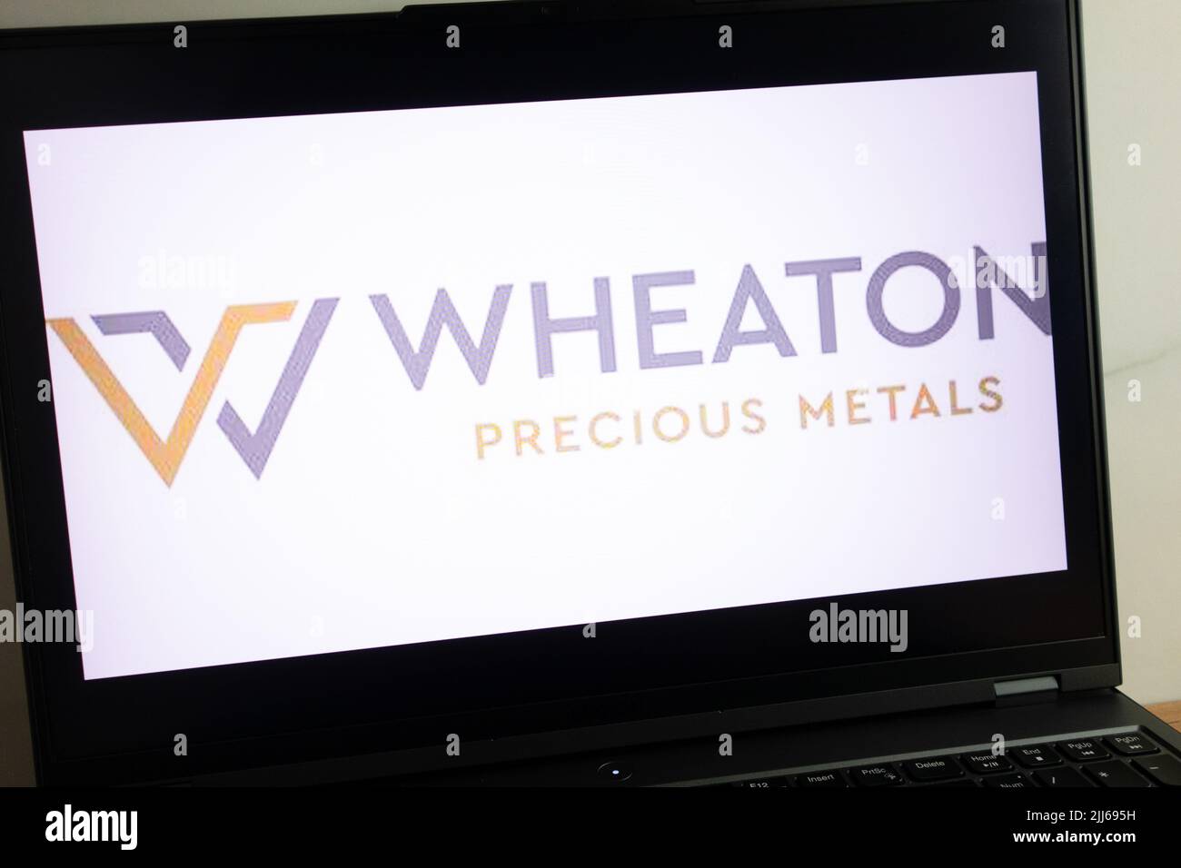 KONSKIE, POLEN - 21. Juli 2022: Das Logo der Wheaton Precious Metals Corp wird auf dem Laptop-Computerbildschirm angezeigt Stockfoto
