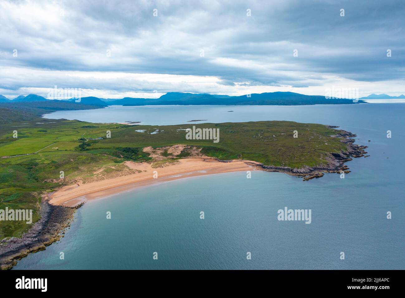 Luftaufnahme des Strandes von Red Point (Redpoint) in Wester Ross, Schottland, Großbritannien Stockfoto
