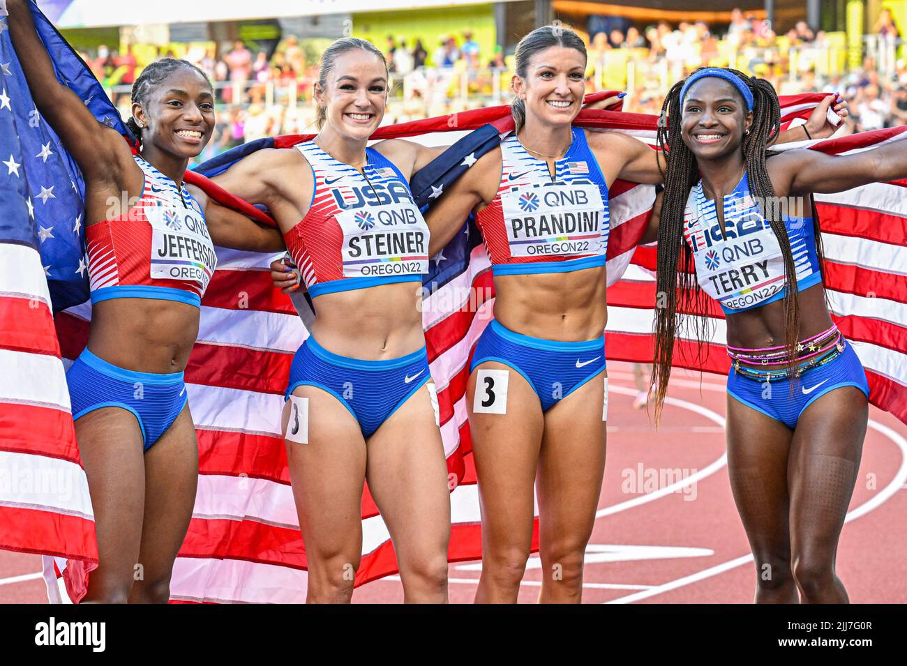 EUGENE, USA - 23. JULI: Melissa Jefferson aus den USA, Abby Steiner aus den USA, Jenna Prandini aus den USA, Twanisha Terry aus den USA im Rahmen 4x 100m der Leichtathletik-Weltmeisterschaften am 23. Juli 2022 in Eugene, USA (Foto: Andy Astfalck/BSR Agency) Atletiekunie Stockfoto