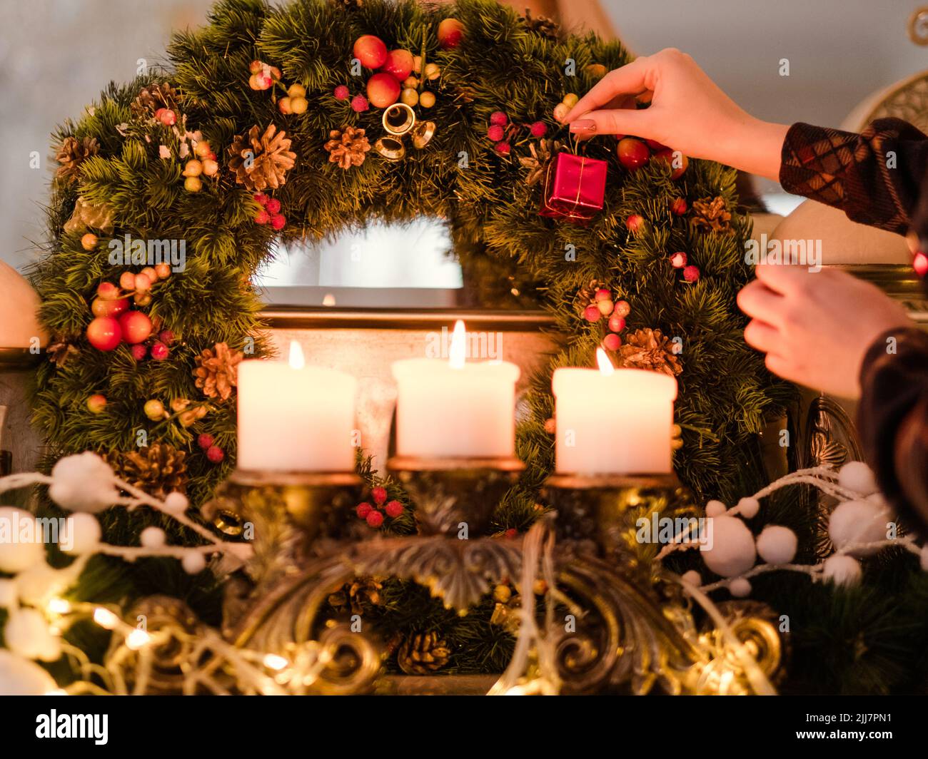 Festliche Dekoration bereitet Gemütlichkeit zu Hause Stockfoto