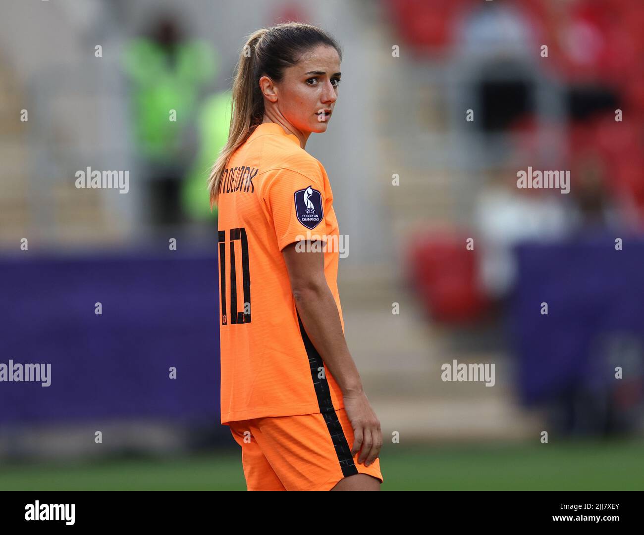 Rotherham, England, 23.. Juli 2022. Danielle van de Donk aus den Niederlanden während des Spiels der UEFA Women's European Championship 2022 im New York Stadium, Rotherham. Bildnachweis sollte lauten: Simon Bellis / Sportimage Kredit: Sportimage/Alamy Live News Stockfoto