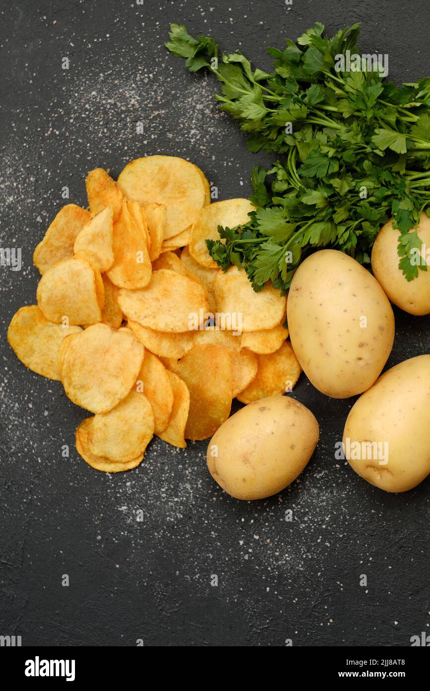 Chips Rezept natürliche Lebensmittel gebraten knackig frische Kartoffel Stockfoto