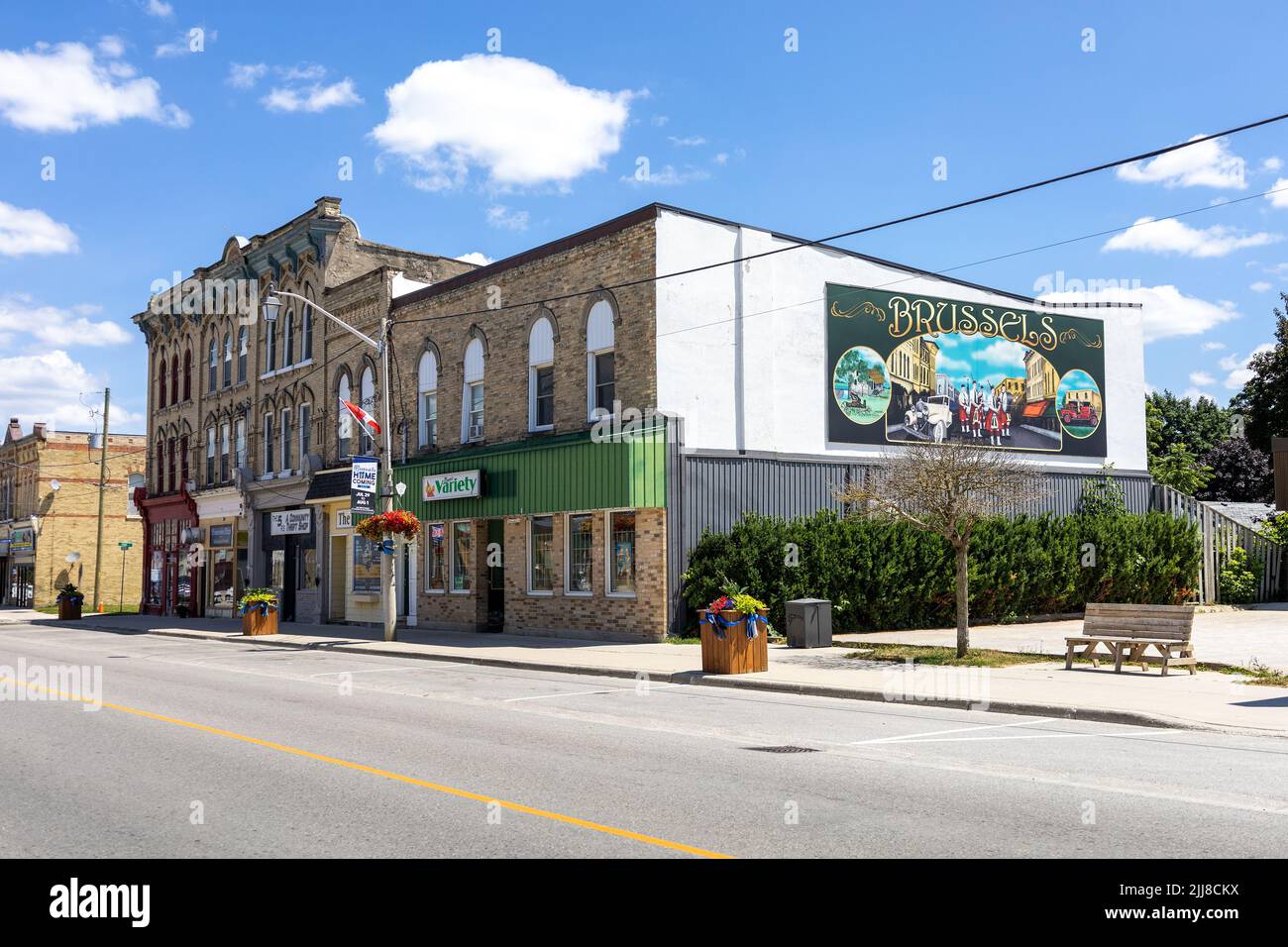 Turnberry Street Brüssel Ontario Innenstadt Geschäfte und Architektur mit Einem Wandbild Brüssel Huron East, Ontario Kanada Stockfoto
