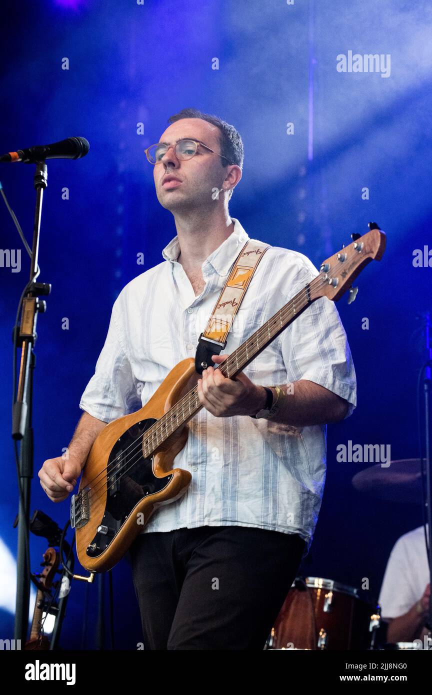 Die britische Band Noble Jacks spielt live auf der Bühne des internationalen Musikfestivals Gate to Southwell. Stockfoto