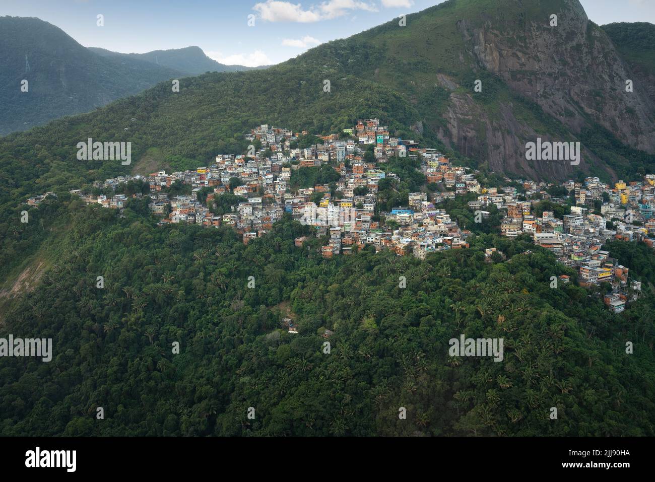 Vidigal Favela auf dem Dois Irmaos Hill (Morro Dois Irmaos) - Rio de Janeiro, Brasilien Stockfoto