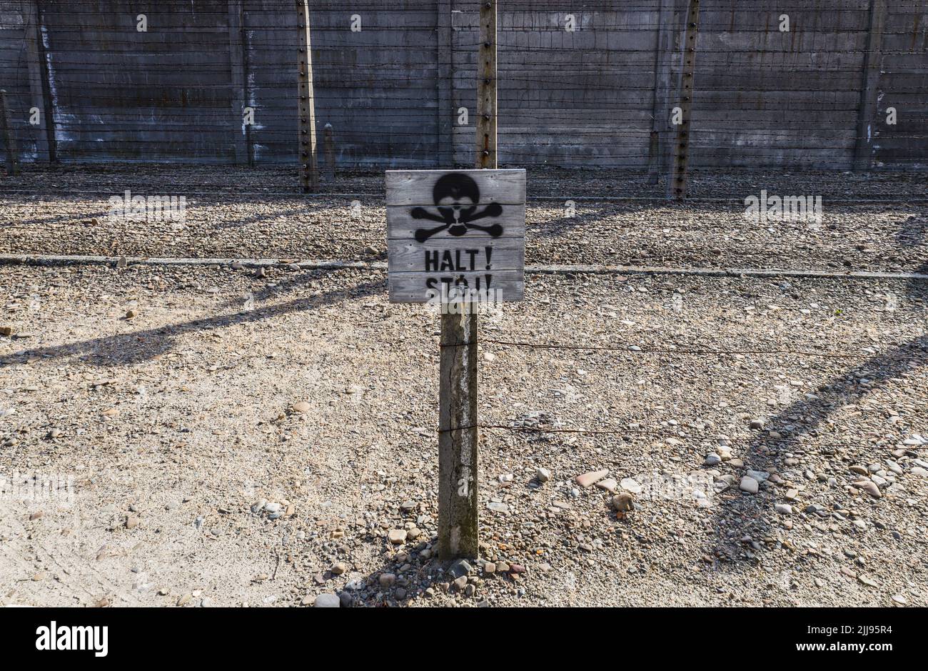Stoppschild am Konzentrationslager Auschwitz-Birkenau Stockfoto
